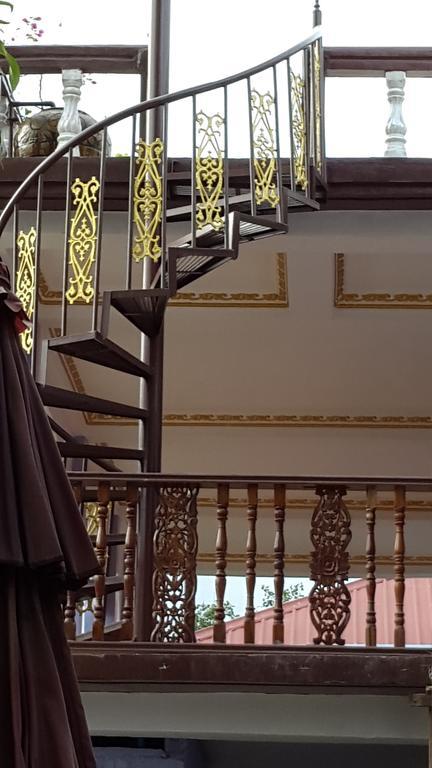 Golden Empress Hotel Ньоншуэ Экстерьер фото